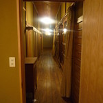 おかだ紅雪庭 - 奥の部屋より見た、廊下