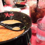 大心 新泰式麵食 - スープとコーラレモン