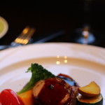 カサブランカシルク - ランチセットのメイン　豚肉　マディラソースがおいしい