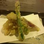 十割蕎麦みかあさ - アスパラ・太しめじ・茗荷。