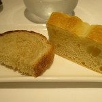 リストランテ サクラ - ＜2016年5月＞パン2種（南イタリア・プーリア州、北イタリア・リグーリア州）