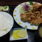 定食屋ジャンケンポン - 唐揚げ定食750円
            