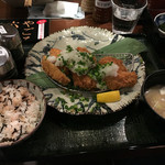 とんかつ金の豚 - 梅ひじき飯、豚汁をチョイス　（２０１６．５．１４）