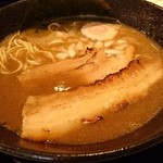 濃厚ラーメン（バリカタ）…税込690円