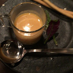 アミューズ:モリンガのグリッシーニと島人参のポタージュ