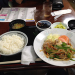 楽亭 - しょうが焼き定食