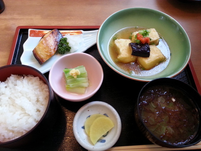 岩手・盛岡の隠れ家食堂『お食事酒処三鶴 &ndash; 巣子』で味わう本格和食とお酒