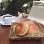 なんじゃもんじゃカフェ - カレーチーズ、きのこチキンクリームの2種類。