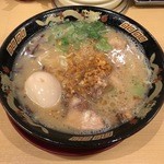 鹿児島ラーメン 豚とろ - 半熟煮玉子入り豚とろラーメン 870円