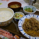 すき家 - おろしポン酢牛皿定食の中盛です。(2016年5月)