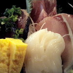 茅ヶ崎 海ぶね - 刺身は4品、それに玉子焼きです