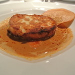 ラ・トルテュ - 毛蟹のガレット
      甲殻類のビスク、ニンジンのエクラゼ(