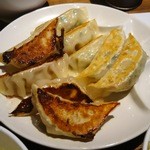 餃子酒場 - 肉４、ミックス５