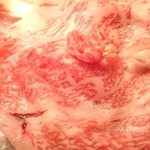 51059521 - 華蓮 博多店 鹿児島産黒毛和牛上ロース肉だそうです＾＾♪霜降りがいい感じ。 fromグリーンロール　
