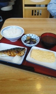 Nishio Yorizumi Shokudou - 卵焼きと鯖の塩焼きと茄子の煮浸しと味噌汁と御飯