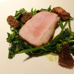 レフェルヴェソンス - 南から始まる～岩手白金豚ロースを薪で、沖縄ヨモギのジュとシャンピニオンのピュレ、菜花とアミガサ茸(2016/5)
