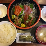 Sakura suisan - 刺身定食