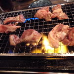 ホルモン豚金 - 