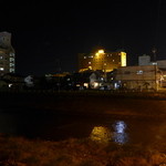 ビッグベン - 田川からホテルを眺める