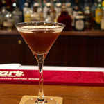 フェアリーツリー（Oさんオリジナル）。ウイスキーにパトロンカフェを加え、バーの止まり木を表現