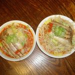 らーめんでぽっと - 丼比較 普通×野菜マシマシ