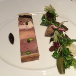 オテル・ド・ヨシノ - フランス産鴨と紀州赤鶏のパテアンクルート