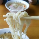 青竹手打ラーメン 日向屋 - 青竹打ちの麺ですねぇ～！