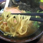 横浜家系ラーメン 大成家 - ラーメン＜並盛＞(670円)麺リフト