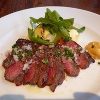 BISTRO FAVORI 代官山 - バべット・ステーキ 天然岩塩とディジョンマスタード+300円