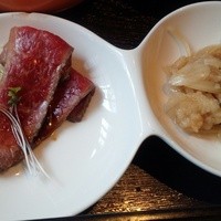 和牛料理 要 - ローストビーフとミノ南蛮漬け