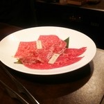 焼肉専科 肉の切り方 集会所 - 近江牛1ミリ切り焼きすき
