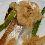 Nayutaka - 温前菜　黒いソース苦味あり　小さい食花がかかってます