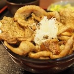 炭焼豚丼と塩ホルモンの店　西北の杜 - 