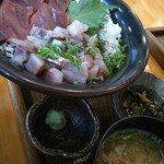 Maguroya - 16/5　C定食（赤身とアジタタキ）大盛:600円