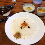 ホホズ カレー キッチン - 牛テールカリー（辛口）　1200円　+　大盛　100円