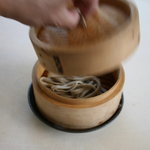 古代村 - 最初の蕎麦は蒸して食べていたそうです、江戸っ子はこの蒸し蕎麦を酒の肴にしていたそうです。