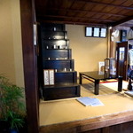 うえの - 「上野商店」側の店内 '16 4月上旬