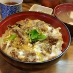 うなぎの伊勢元 - 火曜日の日替わり丼の「牛玉丼 (650円)」