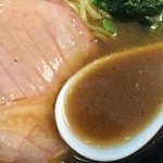 横浜家系ラーメン 大成家 - ラーメン＜並盛＞(670円)スープ