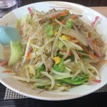 博多龍龍軒 - 350gの野菜が食べられる博多ちゃんぽん 680円