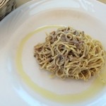 Trattoria Perla Cafe - トンノとオリーブのタリアリーニ