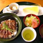 幸福駅 - ステーキ丼レディースセット税込1080円