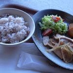 カフェ・エスケープ - 