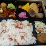 津多屋 - 季節の弁当(うめじゃこ)