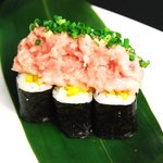 魚んつ - トロたくのっけ盛り