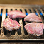 広瀬川 - 2016.5 ガスロースターでラムを焼いています