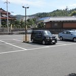 かつ源 - 駐車場