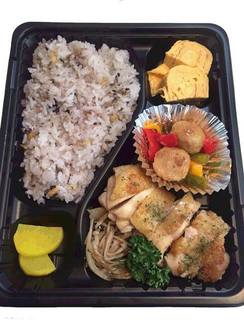 ランチボックス ハードな部活やお仕事に最適！約1.8Lの『ランチボックス』登場