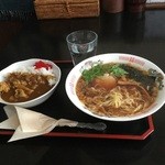 あかさわ家 - 中華そば(480円)と半カレー(250円)