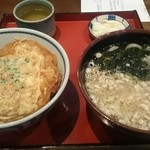 Henkotsu udon mabi - カツ丼セット 920円(税込)